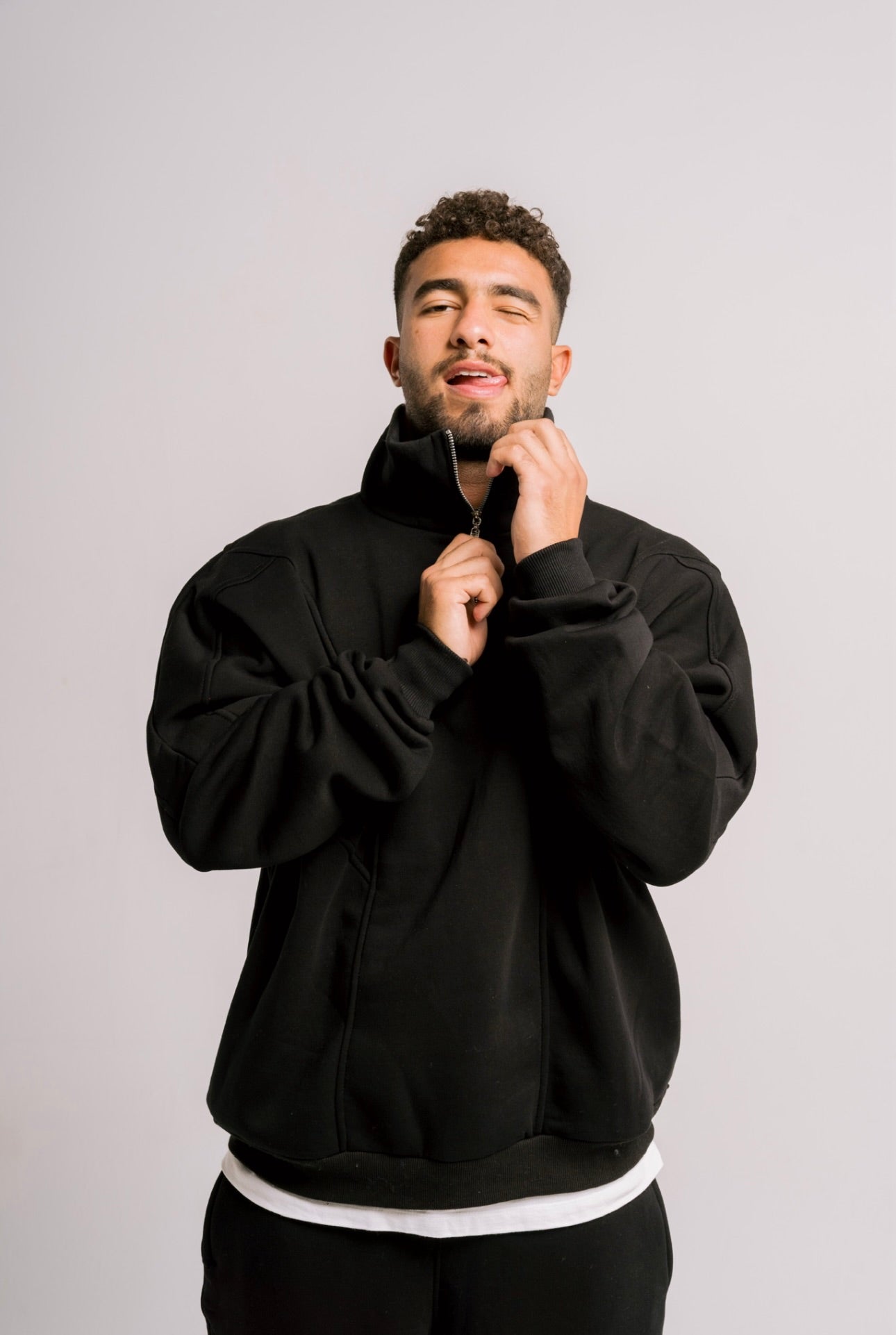 UNISEX Quarter Zip Sweater